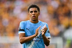 20岁刘易斯达成曼城百场里程碑，仅次于更年轻的19岁汤米-卡顿