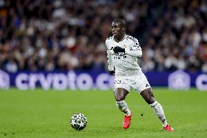 马卡：门迪在上轮欧冠表现出色，若阿隆索踢5后卫有望重返首发