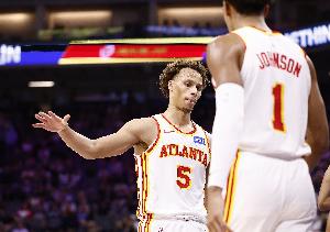 不容易啊！老鹰半场6人得分上双 play-by-play纪元以来队史首次