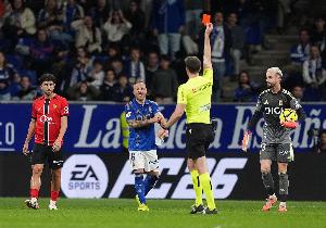 生涯首张直红🟥40岁卡索拉西甲飞铲染红，20年生涯835场第2红