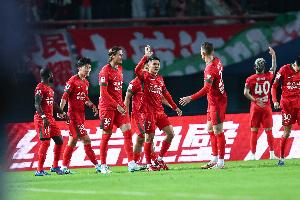 足球报：河南踢得紧张被国安牵着鼻子走，但未竟梦想也是征途序章