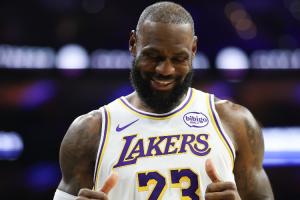 🔥状态回暖！吧友们来预测一下詹姆斯本赛季的数据吧！