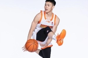 江苏男篮官方定妆照出炉🔥新球衣新阵容新面貌 一起迎接新赛季