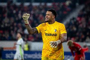 记者：国米对弗赖堡门将阿图博鲁很感兴趣，不太可能和索默续约