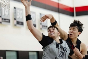 开拓者媒体人：若杨瀚森打得非常出色 球队可能会交易走克林根