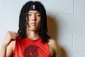 嫌杨瀚森发型不够凌厉？吧友们来给小杨挑选一款时兴的发型