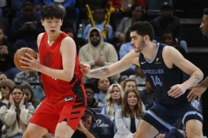 开拓者媒体人：对付扎克·埃迪可不易 杨瀚森各种奔波或有些疲劳