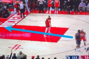 沟通缺位？哈登关键时刻两次让队友去接球 自己没回头&队友反应慢