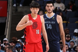 杨瀚森因面部伤势缺阵 这是很好的调整机会 往返G联盟的消耗很大