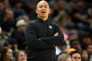 高下立判！鲈鱼对小卡起手就放大招 米奇对文班使用错峰出行