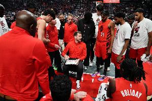 赛季前三次交手三杀勇士！开拓者队史自02-03赛季后首次做到这点