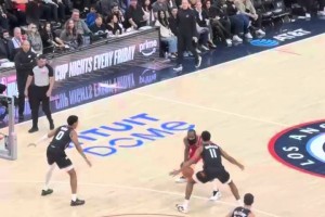 登哥你误我😂哈登拔起撤步投3分突然甩锅 大洛接锅挽尊上篮